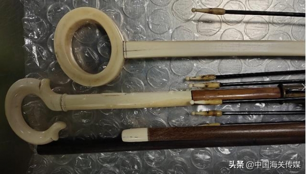 昆明邮局海关查获象牙伞柄和手杖-2.jpg