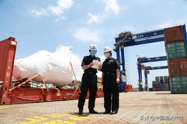 海南自贸港首架“零关税”进口飞机通关放行-1.jpg