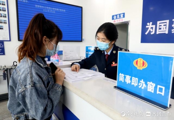 烟台保税港区税务：“春雨润苗”添动力 优质服务促发展-2.jpg