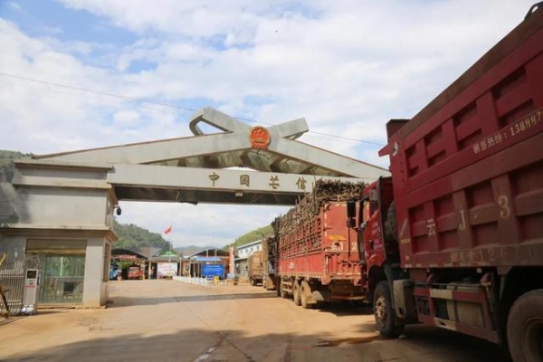 2021上半年孟连口岸进出口贸易实现逆势增长-4.jpg