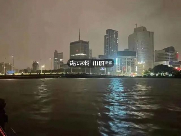 最快中午登陆，地点有变！海水倒灌！浙江多地地铁线路停运，多条高速进出口关闭…-6.jpg