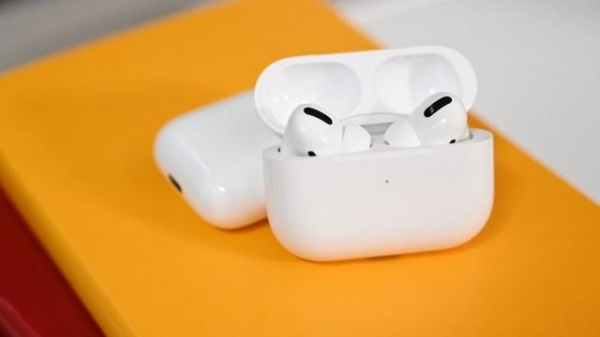 孟买机场海关查获大量走私AirPods Pro和Apple Watch-1.jpg