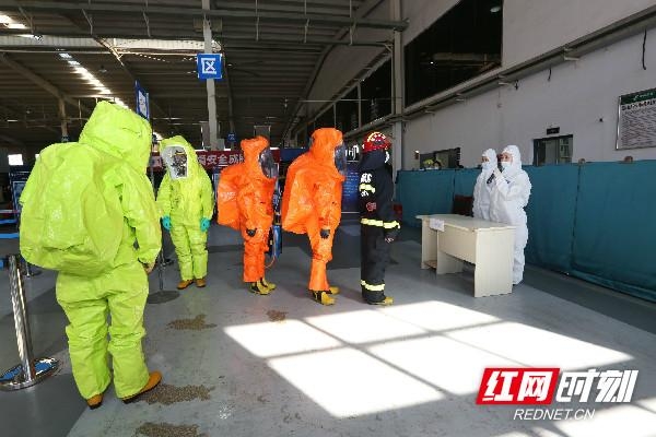 长沙海关开展进出境寄递渠道口岸监管环节化学涉恐突发事件应急演练-6.jpg