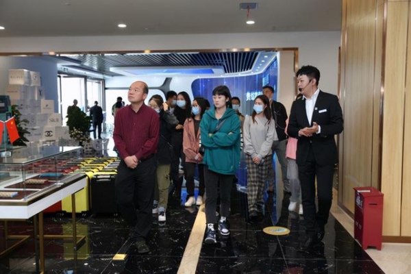 贵阳G7保税广场：万余种进口商品 刺激中高端消费-6.jpg