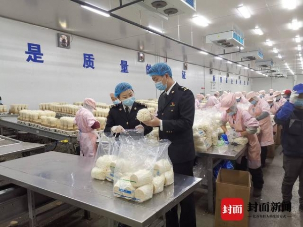 1-10月重庆外贸进出口5227.6亿元 已达去年总值9成-2.jpg