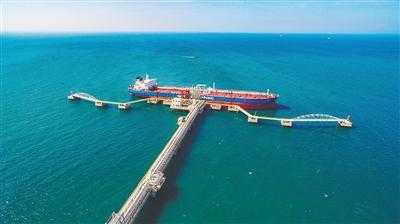 “大源湖”油轮回洋浦加注保税油-1.jpg