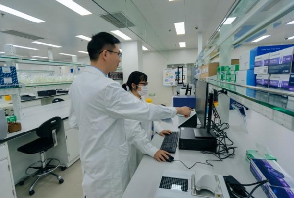 9个高能级项目签约 上海外高桥保税区生物医药产业园揭牌-3.jpg