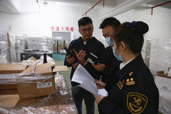 海关快速通关保障葡萄酒“新鲜”上市-1.jpg