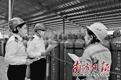 海关助力广东特种气体走出国门-1.jpg