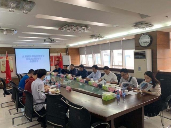 湛江综合保税区考察团与武汉经开综合保税区考察团到盐田综合保税区调研-1.jpg