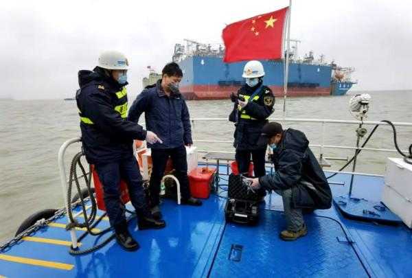 全球首制国产LNG再气化驳船出口非洲，上海海关助力“一带一路”建设-1.jpg