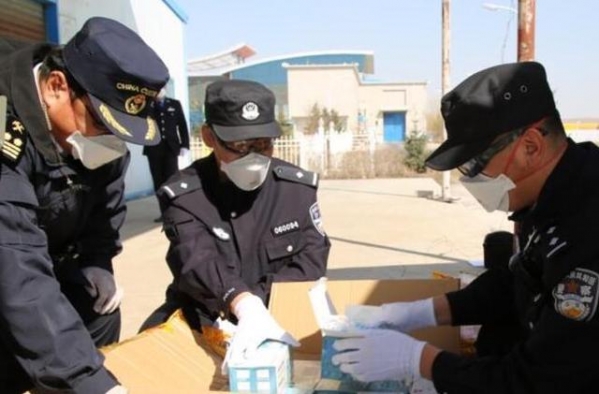 三家企业违法违规出口医用手套、口罩被曝光 海关总署七项惩戒措施让失信者无处遁行-2.jpg