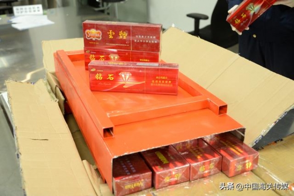 白云机场海关：连查8批涉嫌走私香烟，逾4万支-1.jpg