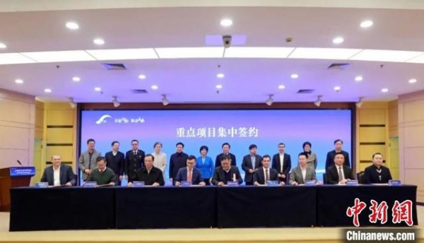 打造一站式外贸综合服务平台 上海嘉定综合保税区揭牌-3.jpg