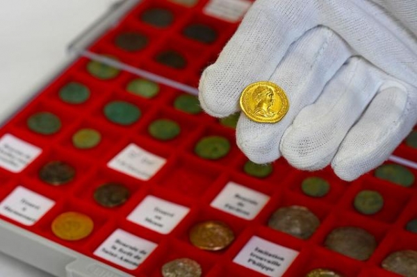 法国海关查获一起文物走私案 共计上两万件考古文物-8.jpg