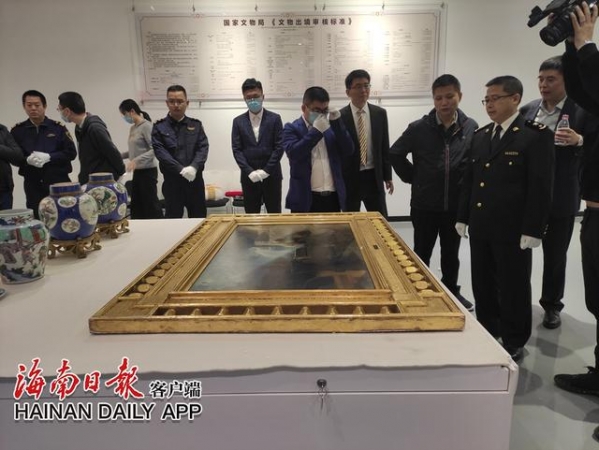 法国名画《东方梦》亮相海口综合保税区，是6月1日以来首单文化保税业务-2.jpg