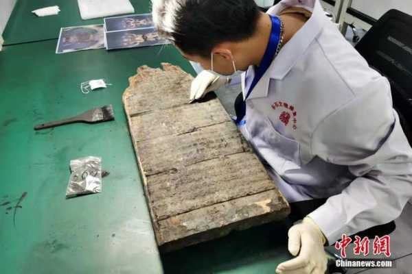 走近保税区里的文物修复师-2.jpg