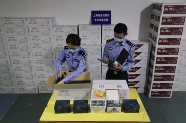 “白色恋人”、Ryoce生巧克力等低报价格走私案值逾亿元，上海海关重拳出击-1.jpg