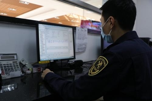 告别船本签注 中山港海关全面实施运输工具进出境监管作业无纸化-1.jpg