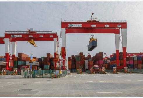 平均每分钟6000万元货物进出境 商务部：今年进出口总额和国际市场份额双创历史新高-1.jpg