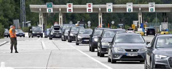 奥地利加强入境管理 海关出现拥堵-2.jpg