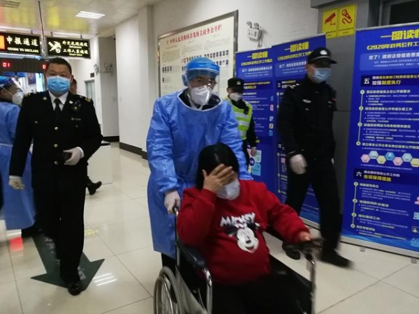 澳门孕妇羊水破裂 青茂海关开“绿色生命通道”紧急救助-1.jpg