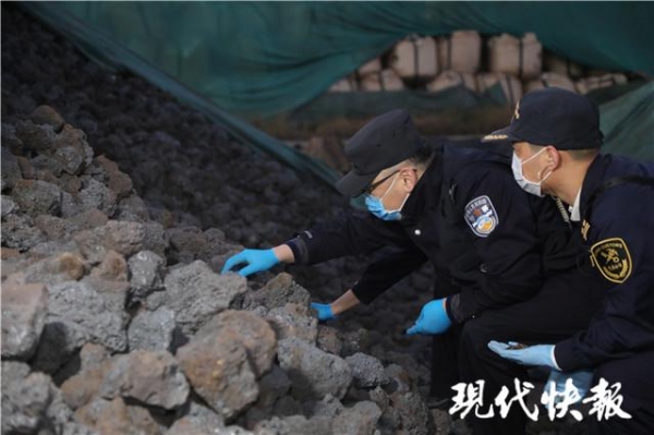 南京海关严查“洋垃圾”，4年查扣14万余吨-1.jpg