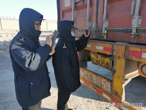 防疫前线直击：极寒天气 海关防疫-3.jpg