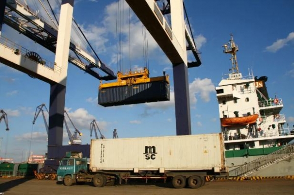 深化监管领域改革 烟台海关助力中欧班列逆势上扬-2.jpg