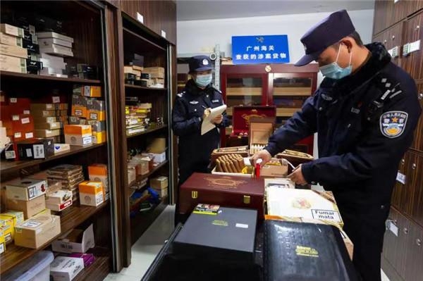 海关烟草联动斩断雪茄走私犯罪网络-1.jpg