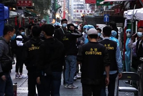 「封区专访」海关再助力封区 更默契顺畅 零确诊居民称安心-2.jpg