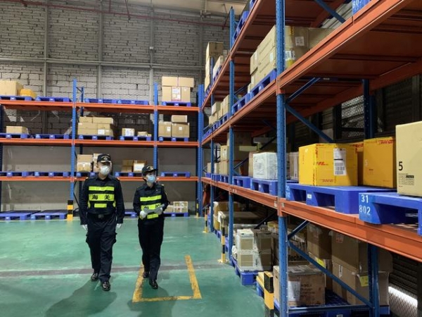 前海保税仓直达消费者 2020年深圳跨境电商蓬勃发展-1.jpg