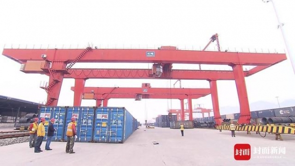 推进“放管服”改革 货物进出口时效再压缩68.32小时和0.39小时 重庆海关2020年成绩单来了-2.jpg