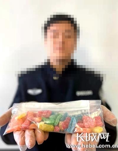 把大麻制成糖果也是毒品！石家庄海关查获大麻制糖果271克-1.jpg