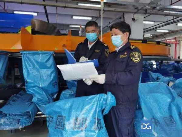 新春走基层｜东莞海关邹秋明：一个班次一万步不算多-2.jpg