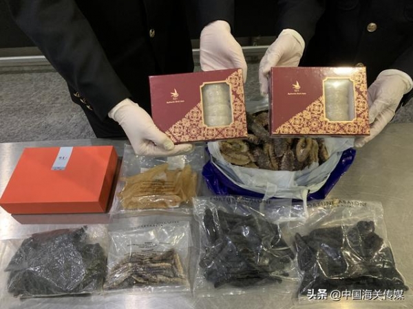 海关来解答 | 这镯子不行、这礼盒也不行，带这些“年货”进出境会被查扣-1.jpg