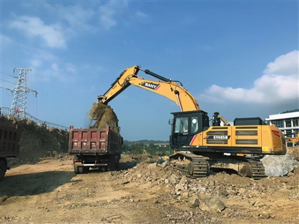 三亚佳翔航空货运农产品加工贸易冷链物流园项目：百名建设者春节不停工 冲刺“开门红”-1.jpg