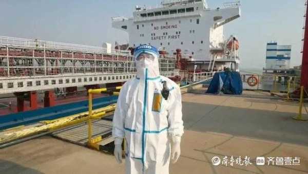 春节我在岗‖东营海关郭建飞：加班加点，确保船舶正常靠港-1.jpg