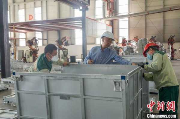 生意火爆 广州企业春节赶制进出口智慧“笼”-1.jpg