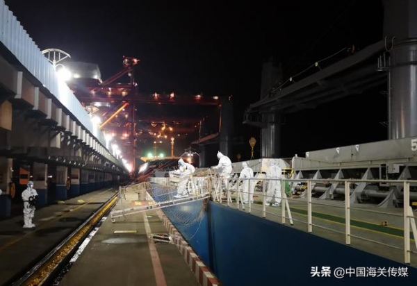 新春走基层 | 外防输入，他们在检疫一线过年-1.jpg