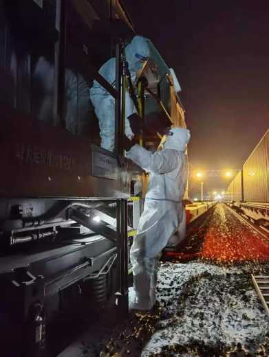 新春走基层｜春节我在岗，为中欧班列畅行保驾护航-6.jpg