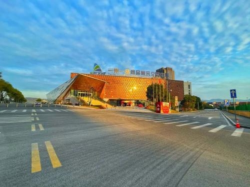 打造重庆旅游新名片 来两江新区逛重庆保税体验旅游景区-2.jpg