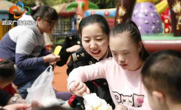 喜迎女神节争当志愿者 武汉海关走进爱特田园融合活动-3.jpg