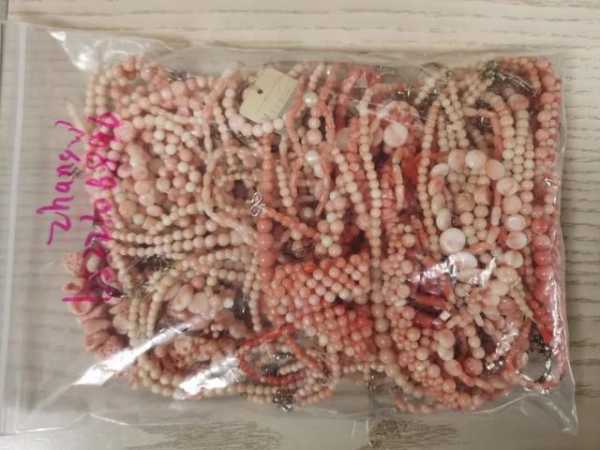 杭州海关今年首次查获红珊瑚制品，重685克-1.jpg
