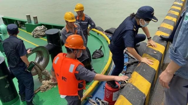 “全国巾帼建功标兵” 杨利敏：“铿锵玫瑰”绽放在海关一线-2.jpg