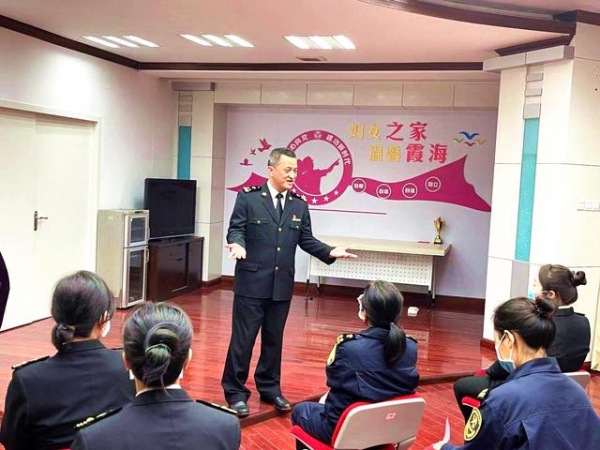 湛江海关开展“巾帼心向党 奋斗新征程”“三八”国际劳动妇女节系列活动-1.jpg
