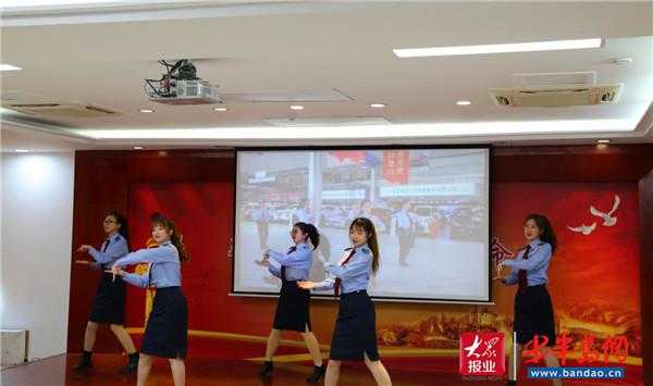 青岛保税港区税务局：欢歌颂党迎三八 携手同逐税务梦-2.jpg