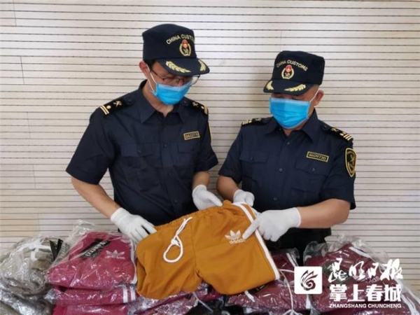 1-2月昆明海关查获涉嫌侵权商品3.2万件-1.jpg