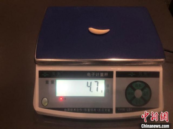 广州海关3天连查4宗旅客违规携带象牙制品入境案-1.jpg