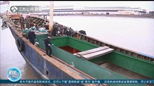 南通海关查获偷运走私香烟大案 12万条假烟，案值4千万-5.jpg